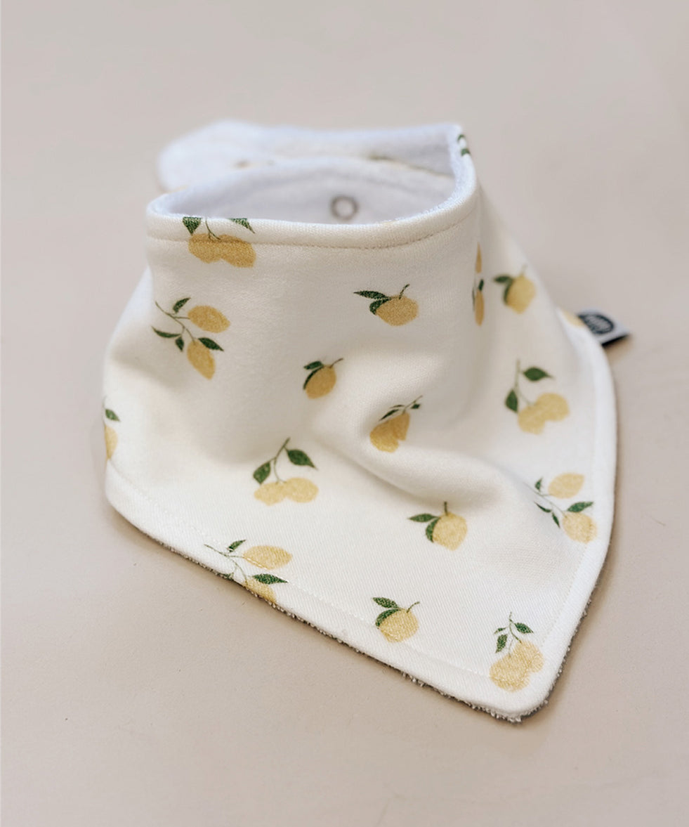 Babador-bandana-minimalista-limao-limaozinho-limone-limoes-menina-minimalista-baby-3.jpg