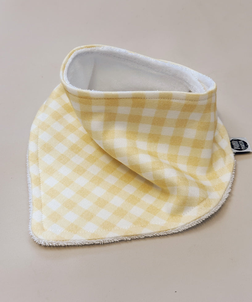 Babador-bandana-minimalista-verao-xadrez-amarelo-vichy-amarelo-minimalista-baby-3.jpg