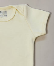 Body de Bebê Manga Curta Unissex | Liso Manteiga