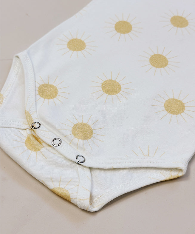 Body-de-bebe-manga-curta-unissex-menina-neutro-solar-sol-sois-amarelo-e-branco-bebe-verao-1.jpg
