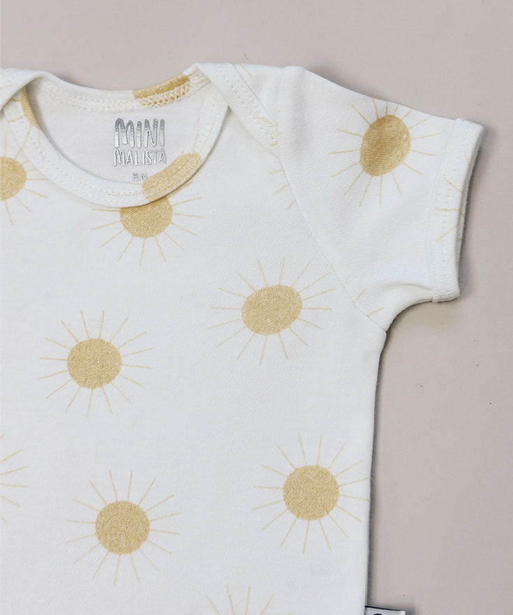 Body-de-bebe-manga-curta-unissex-menina-neutro-solar-sol-sois-amarelo-e-branco-bebe-verao-2.jpg