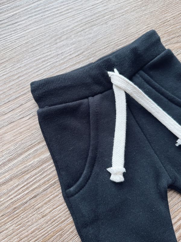 Calça Moletom Unissex Peluciado MiniMalista | Liso Preto