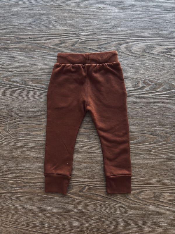 Calça Moletom Unissex Peluciado MiniMalista | Liso Oak