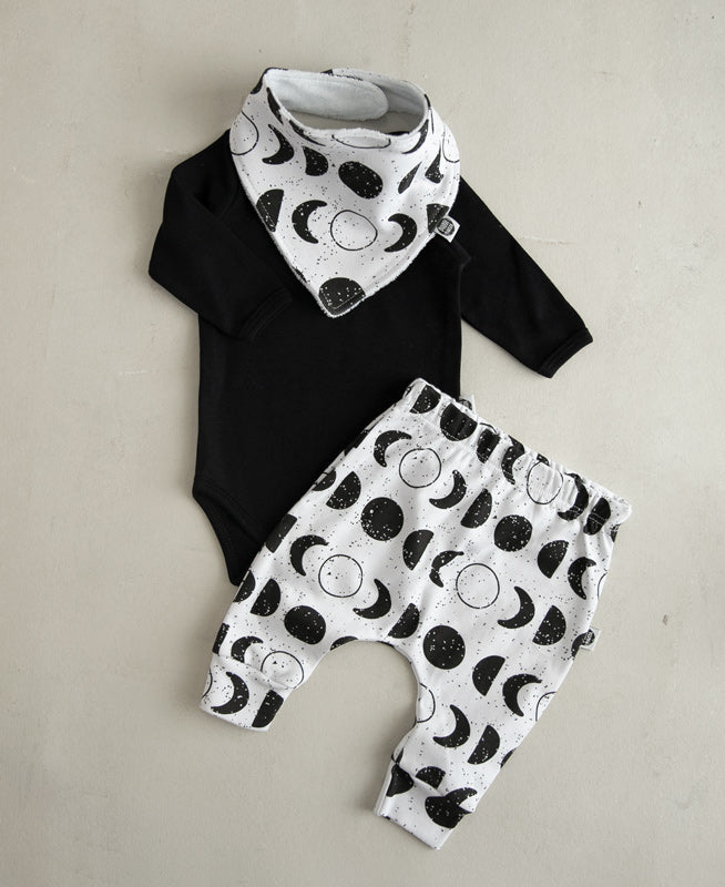 Conjunto Bebê Unissex Calça + Body Longo + Babador | Preto e Lunar