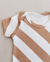 Conjunto Body Manga Curta e Calça Bebê Unissex | Listras Diagonais Bege