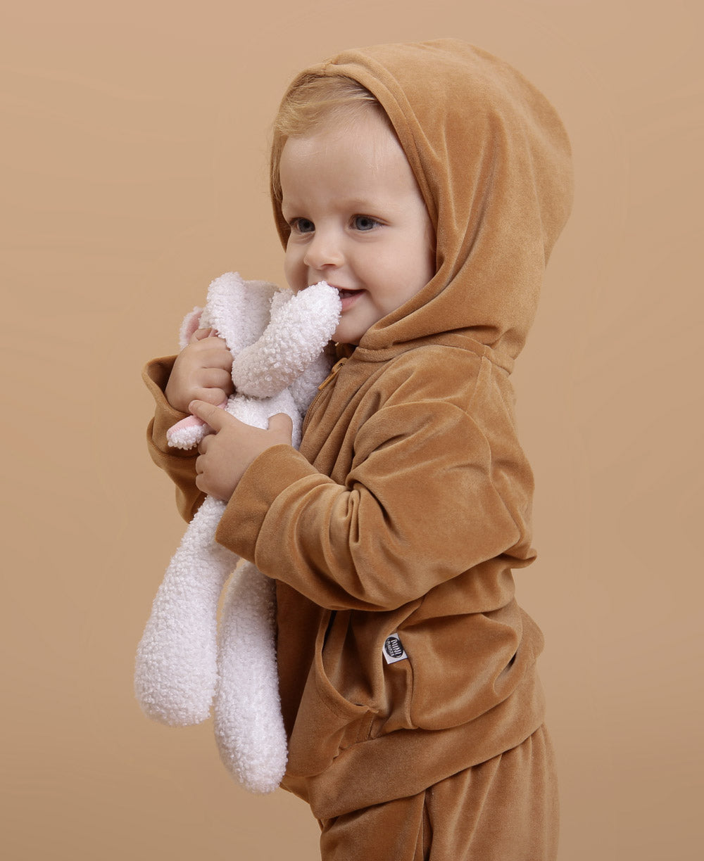 Conjunto-bebe-plush-caramelo-casaco-calca-1.jpg