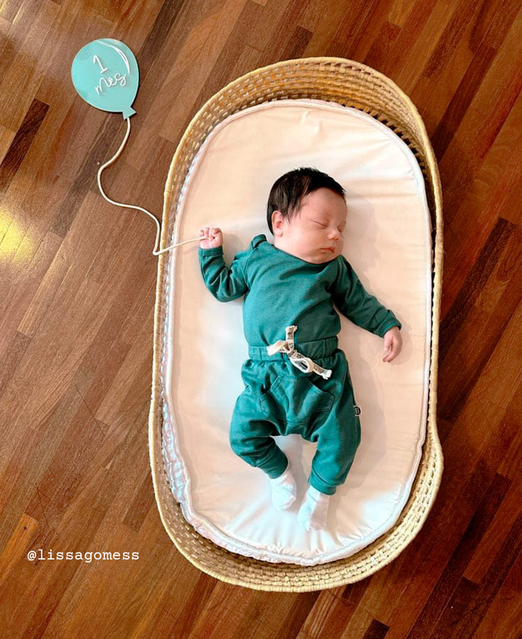 Foto_lisaagomess-bebe-menino-deep-green-body-longo-calca-bolsao.jpg