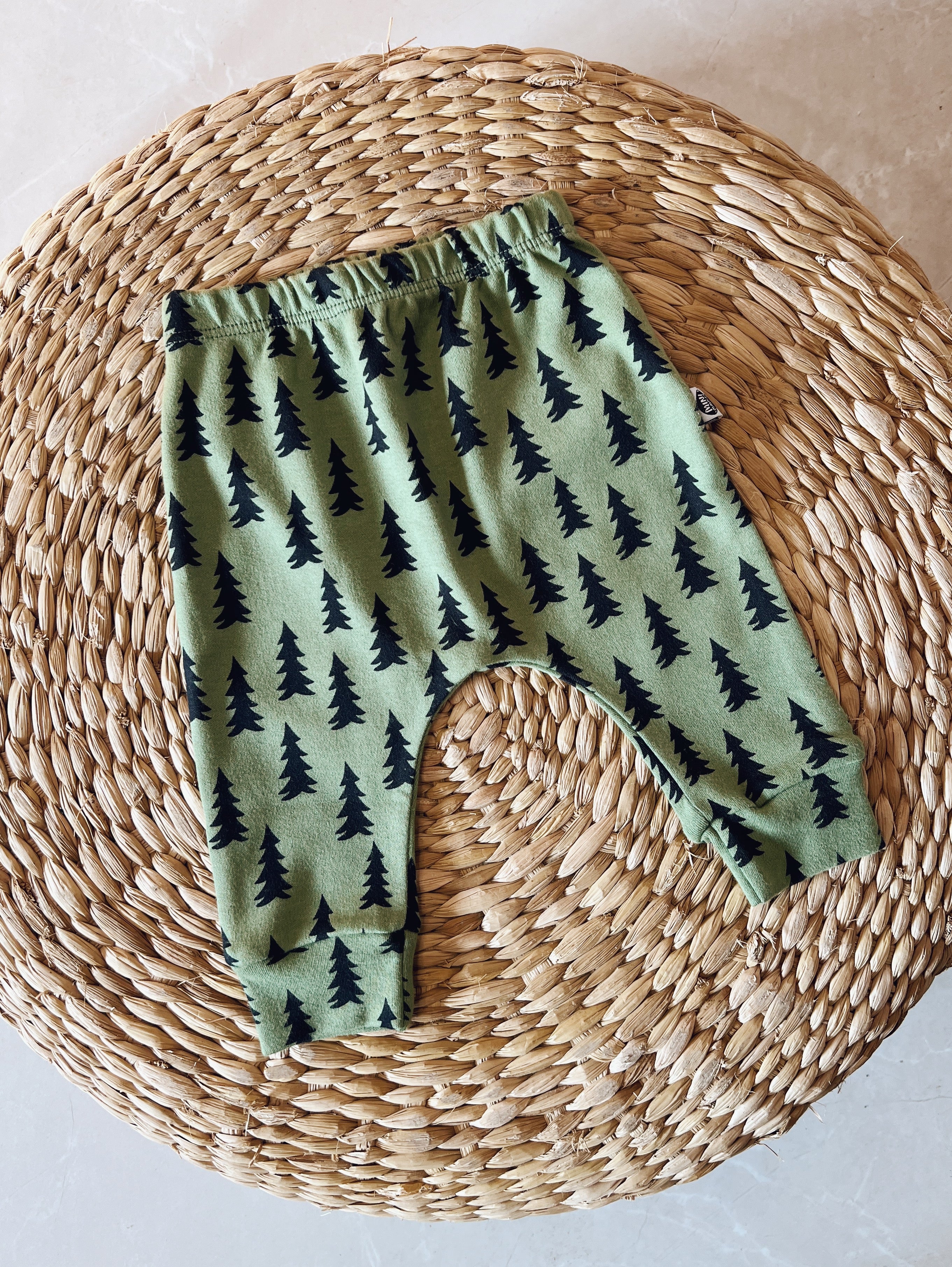 Calça de Bebê Harém Unissex Pinheiros Verde