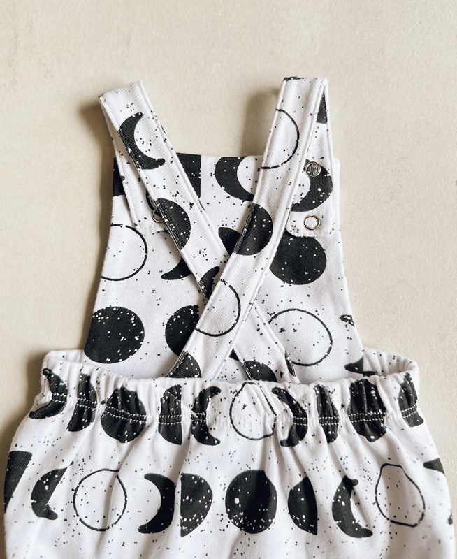 Conjunto Verão Bebê Menina Body + Jardineira + Faixinha | Preto e Lunar