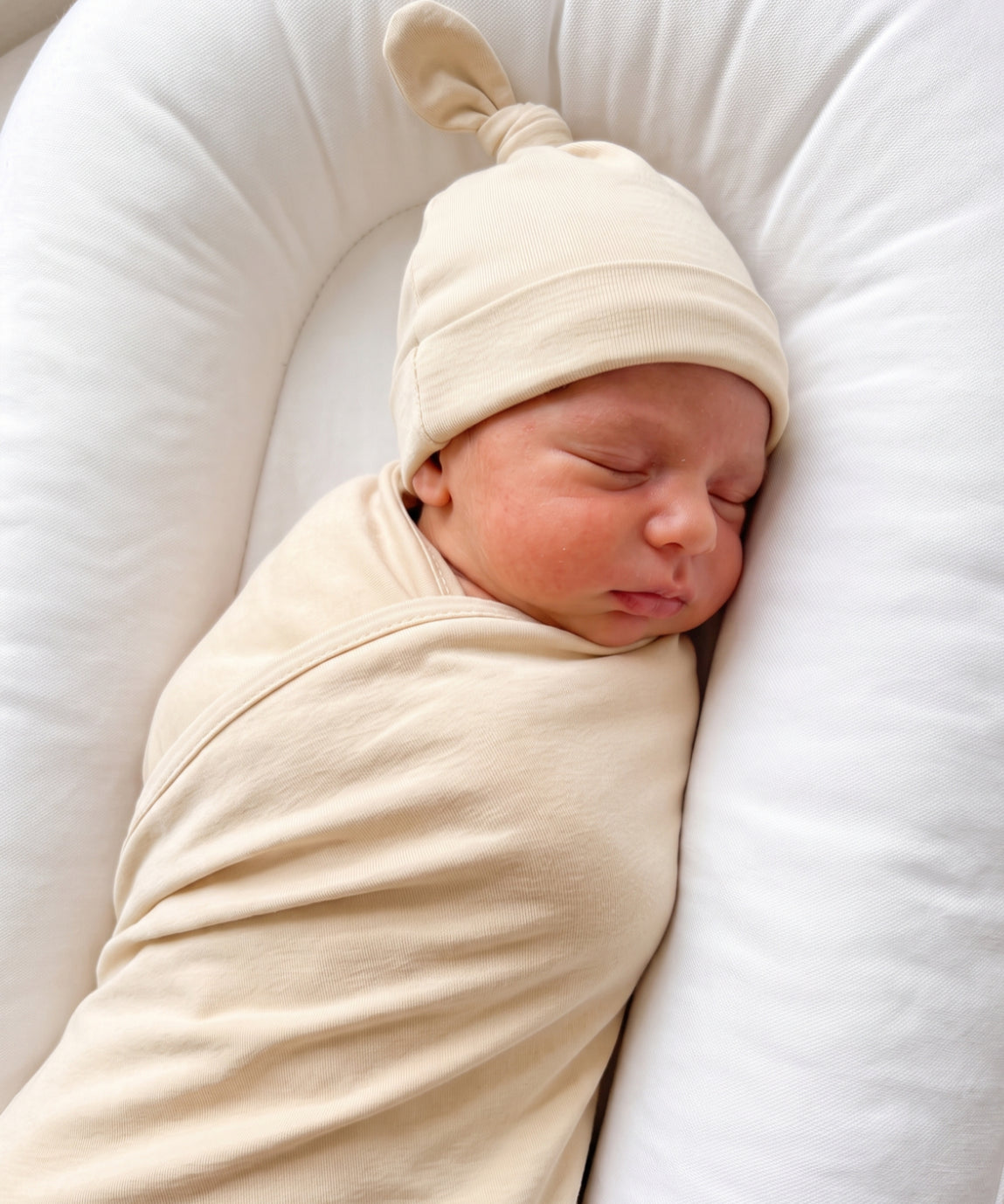 Kit-bebe-acesorios-recem-nascido-rn-touca-manta-luvinha-algodao-cor-lisa-bege-claro-sand-3.jpg