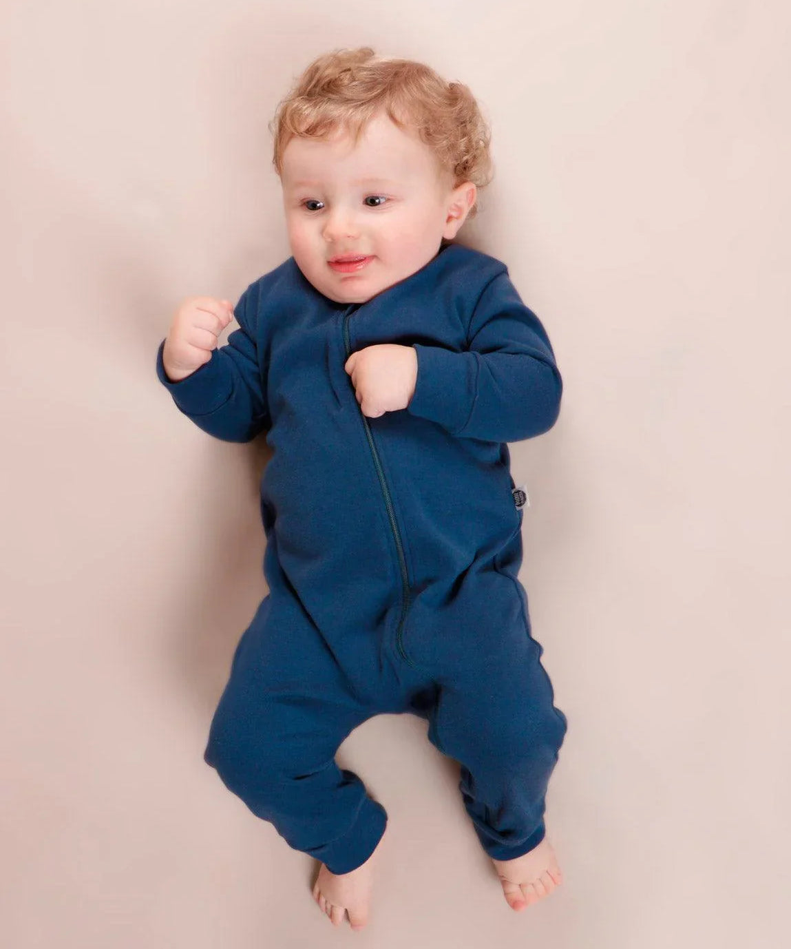 Macacao-maternidade-bebe-minimalista-liso-unissex-azul-sky_088f37a1-6ffb-4fef-a1ef-a7feafabb296.jpg