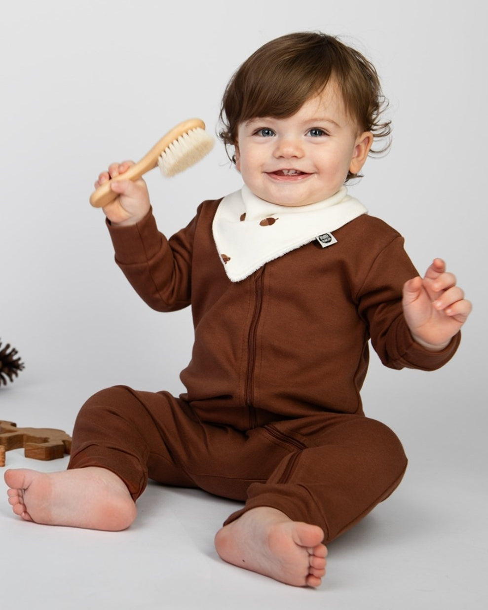 Macacao-ziper-bebe-minimalista-baby-com-pe-sem-pe-liso-oak-marrom-outono-menino-3_29b1392b-fed0-494f-8328-984e053c8a89.jpg
