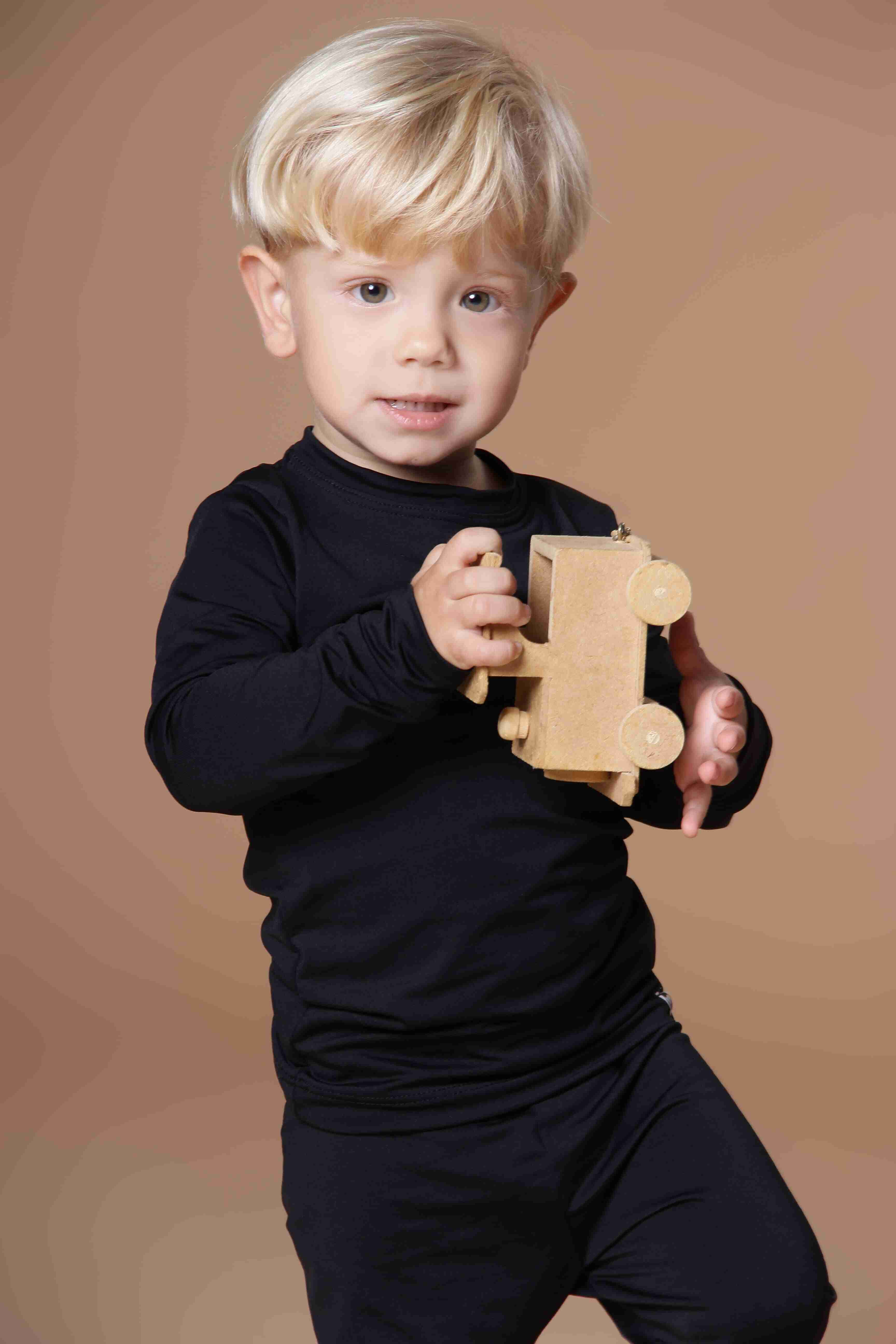 Pijama-infantil-bebe-camiseta-calca-termico-preto-minimalista-escandinavo-unissex.jpg