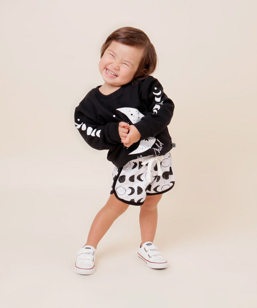 Short-track-lunar-luas-preto-e-branco-bebe-crianca-menina-minimalista-baby-preto-e-branco-1.jpg