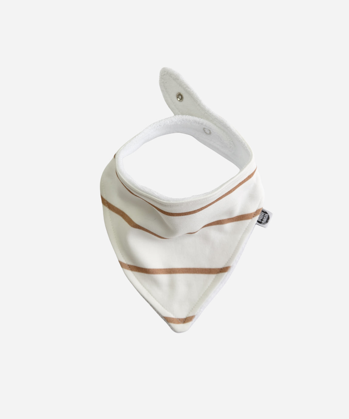MiniMalista Babador Bandana Unissex em Listras Caramelo, vista frontal. Listras caramelo e Branco Off, 100% algodão. Babador de bebê estilo lenço, bandana bib unissex para menino e menina.
