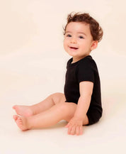 Body de Bebê Manga Curta Unissex MiniMalista | Liso Preto - MiniMalista Baby - 0.2, 0.3, b2b, Baby, Best, black-friday, com-desconto-mm10, Meia Estação, Menino, Neutro, tab-tam-body-curto, Unissex -bebê-minimalista-estiloso