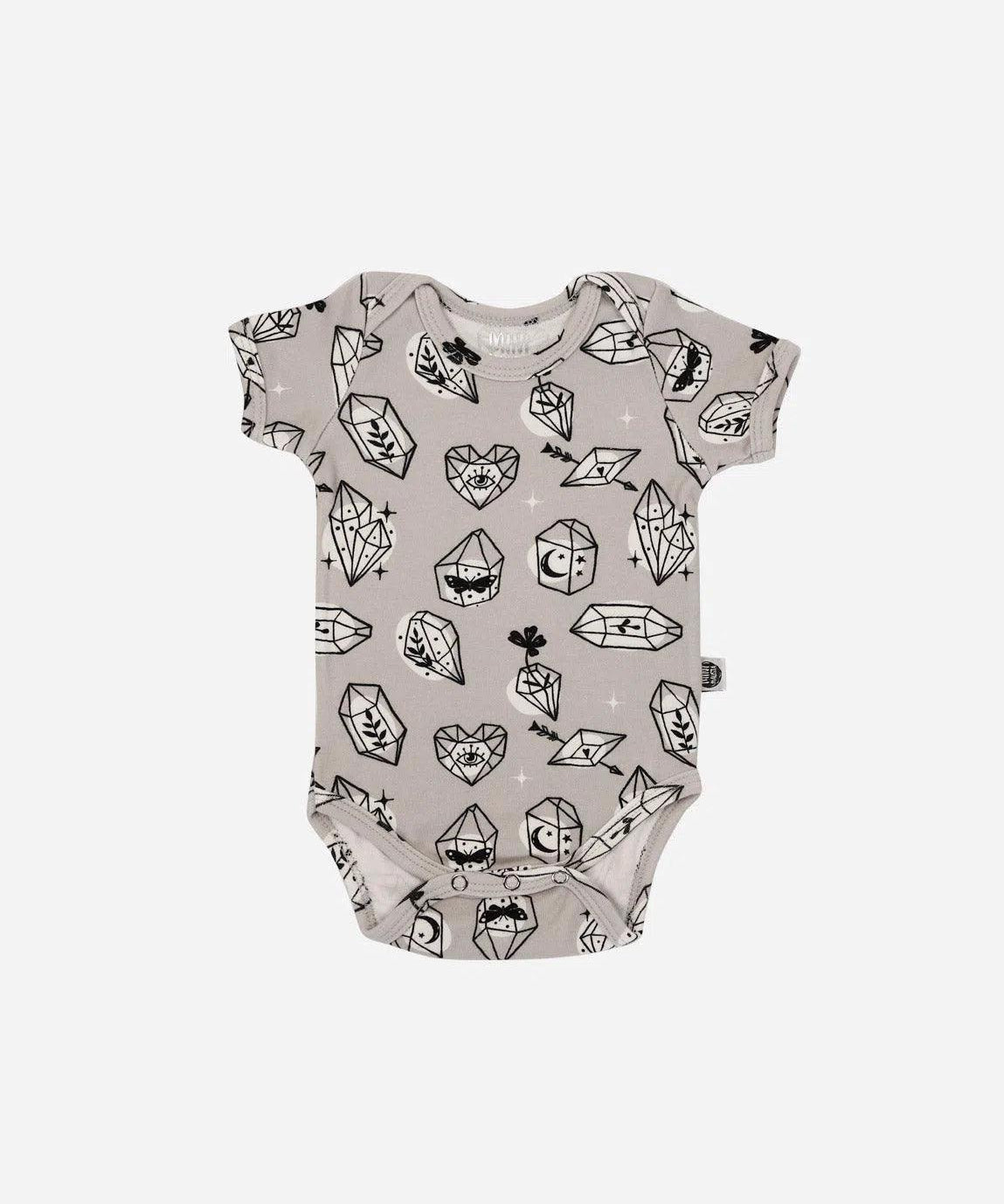 body-de-bebe-manga-curta-unissex-or-crystal-minimalista-baby-body-de-bebe-manga-curta-unissex-or-crystal-minimalista-baby-0-4-b2b-baby-black-friday-meia-estacao-menina-neutro-outlet-s_22a9d0f3-70dc-4d00-81ab-a7237ea70c39.jpg