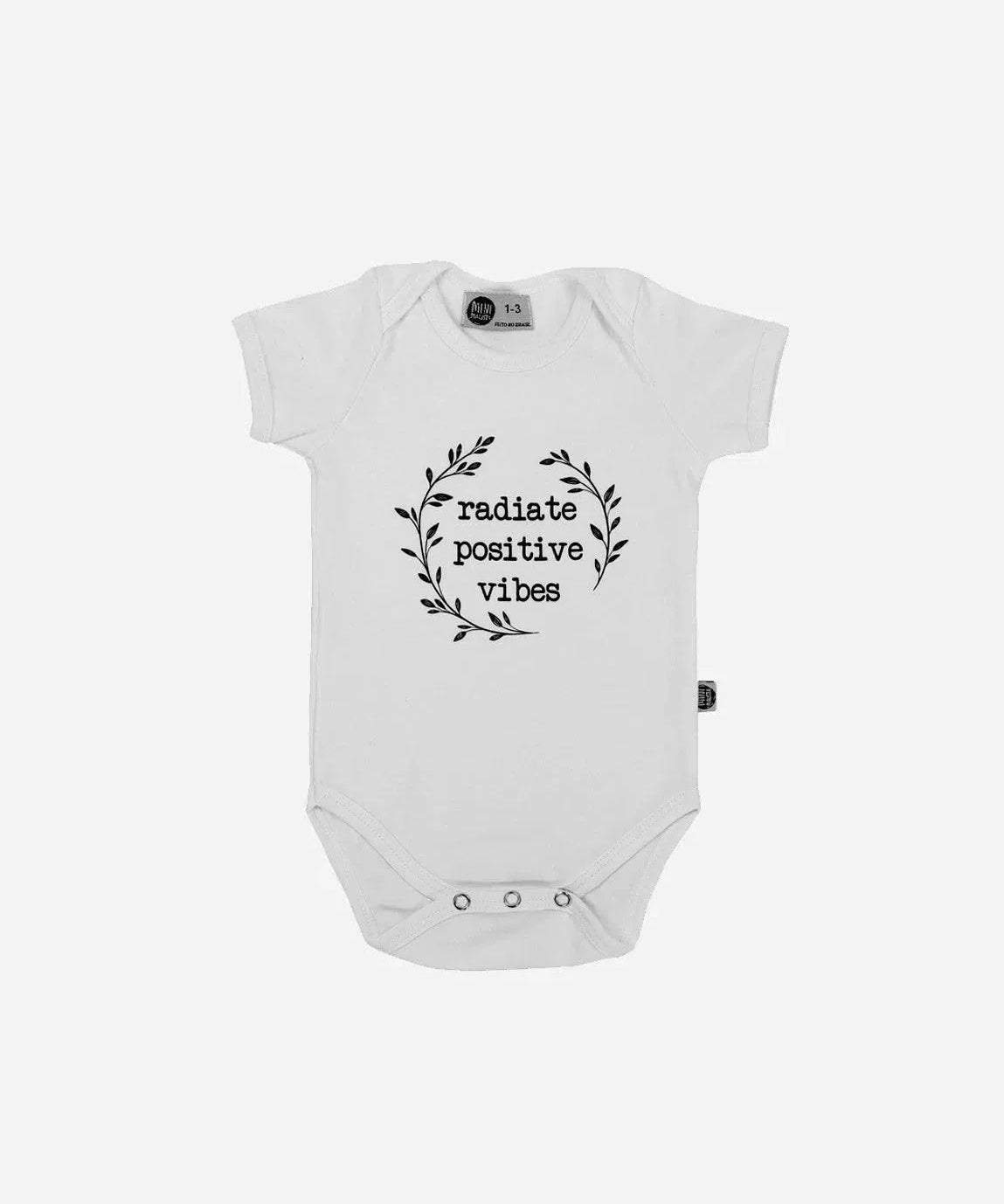 body-de-bebe-manga-curta-unissex-radiate-positive-vibes-minimalista-baby-body-de-bebe-manga-curta-unissex-radiate-positive-vibes-minimalista-baby-ano-novo-b2b-baby-com-desconto-mm10-m_1d2ffb44-de04-4999-b202-2b798d2a8d86.webp