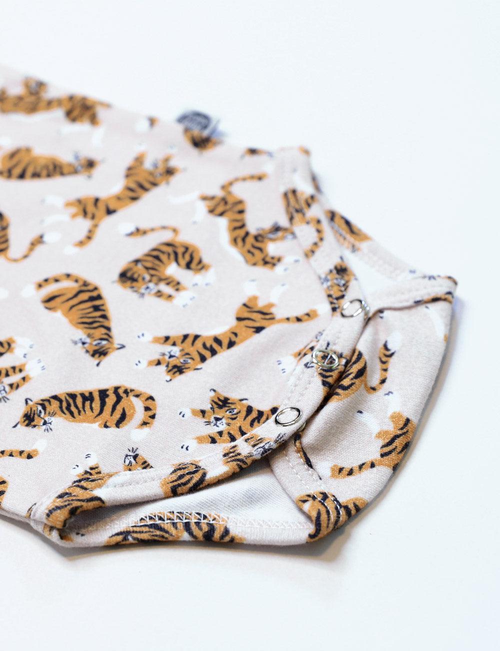 Body de Bebê Regata Unissex Botões | Tiger - MiniMalista Baby - 0.3, 0.35, b2b, Baby, black-friday, Calor, com-desconto-mm10, Menino, Neutro, tab-tam-body-regata, Unissex, Verão -bebê-minimalista-estiloso