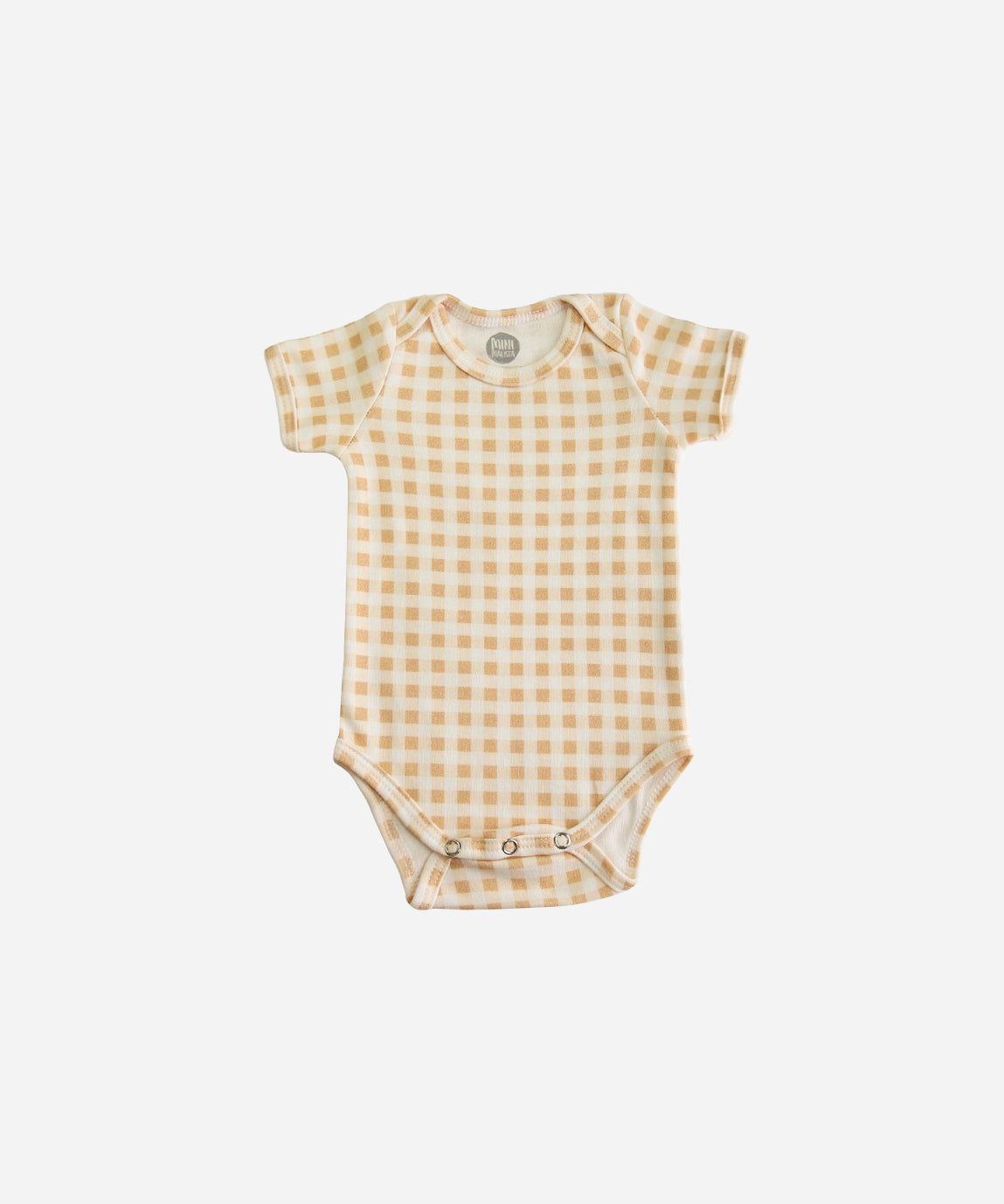 MiniMalista Body de Bebê Manga Curta Unissex em Vichy Bege, vista frontal. Xadrez vichy bege sobre Branco Off, 100% algodão. Body de bebê (onesie) unissex para menino e menina, do RN aos 18-24 meses.