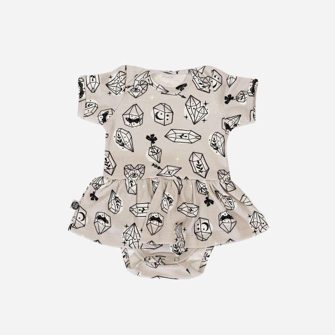 Body-Vestido de Bebê Manga Curta | Crystal - MiniMalista Baby - 0.3, 0.45, b2b, Baby, black-friday, Meia Estação, Menina, outlet, SALE-FINAL, tab-tam-body-vestido -bebê-minimalista-estiloso