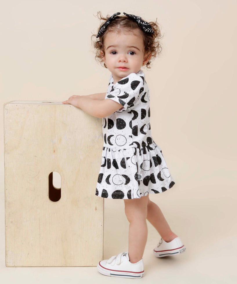 body-vestido-manga-curta-bebe-lunar-luas-preto-e-branco-minimalista-baby-1.jpg