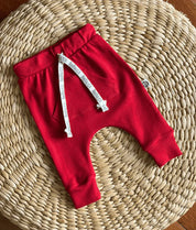 Calça de Bebê Unissex Bolsão MiniMalista Liso Real Red - MiniMalista Baby - 0, 0.3, b2b, Baby, black-friday, Christmas, com-desconto-mm10, Meia Estação, Natal, Neutro, tab-tam-calça-bolsão-kids, Unissex, Winter Sale 20%, Xmas -bebê-minimalista-estiloso