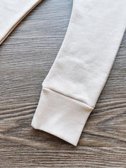 Calça Moletom Unissex Peluciado MiniMalista | Liso Beige - MiniMalista Baby - 0.3, b2b, Baby, black-friday, com-desconto-mm10, Cor, Frio, Kids, Menina, Menino, Neutro, tab-tam-calca-moletom, tab-tam-calça-molet-bebe, tam-tam-calça-bolsao-bebe, Unissex -bebê-minimalista-estiloso