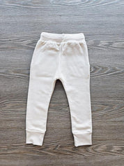 Calça Moletom Unissex Peluciado MiniMalista | Liso Beige - MiniMalista Baby - 0.3, b2b, Baby, black-friday, com-desconto-mm10, Cor, Frio, Kids, Menina, Menino, Neutro, tab-tam-calca-moletom, tab-tam-calça-molet-bebe, tam-tam-calça-bolsao-bebe, Unissex -bebê-minimalista-estiloso