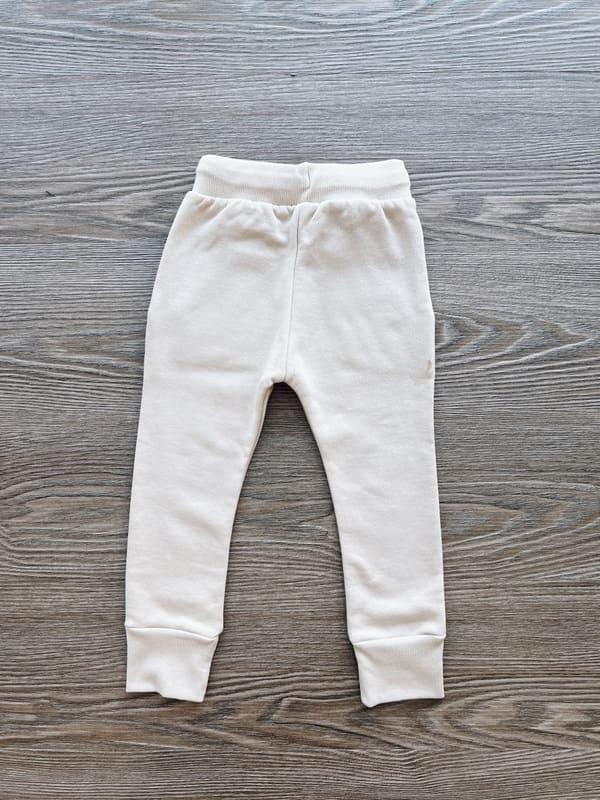 Calça Moletom Unissex Peluciado MiniMalista | Liso Beige - MiniMalista Baby - 0.3, b2b, Baby, black-friday, com-desconto-mm10, Cor, Frio, Kids, Menina, Menino, Neutro, tab-tam-calca-moletom, tab-tam-calça-molet-bebe, tam-tam-calça-bolsao-bebe, Unissex -bebê-minimalista-estiloso