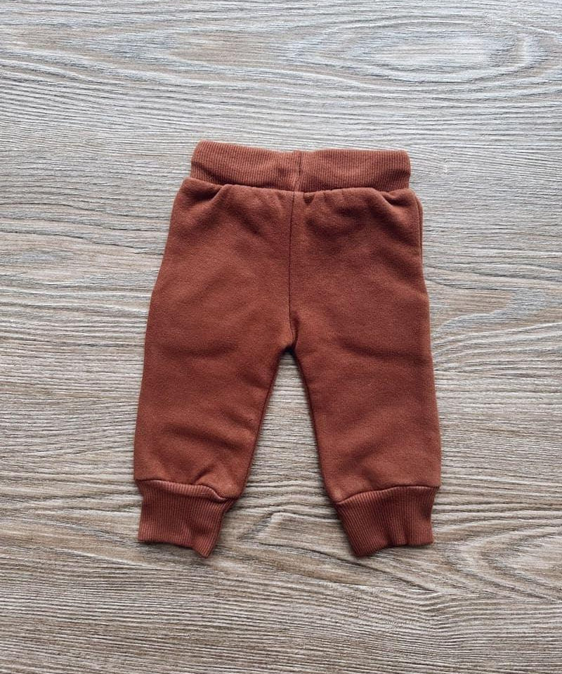 Calça Moletom Unissex Peluciado MiniMalista | Liso Oak - MiniMalista Baby - 0.3, b2b, Baby, black-friday, com-desconto-mm10, Frio, Kids, Menino, tab-tam-calca-moletom, tab-tam-calça-molet-bebe, tam-tam-calça-bolsao-bebe -bebê-minimalista-estiloso