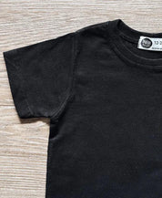 Camiseta Infantil Manga Curta Unissex MiniMalista | Liso Preto - MiniMalista Baby - 0.2, 0.3, b2b, black-friday, com-desconto-mm10, Kids, Meia Estação, Menino, Neutro, tab-tam-camiseta-manga-curta, Unissex -bebê-minimalista-estiloso