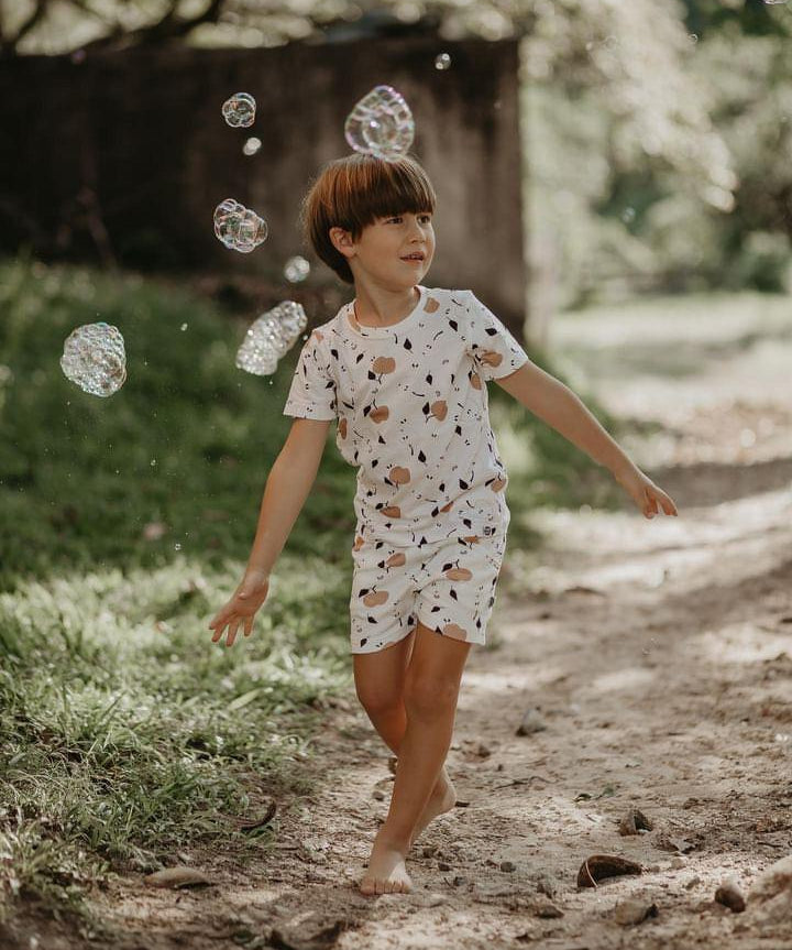 Camiseta Infantil Manga Curta Unissex | Apples - MiniMalista Baby - 0.2, b2b, Baby, black-friday, com-desconto-mm10, Kids, Meia Estação, Menino, minime, Neutro, new, tab-tam-camiseta-manga-curta, Unissex -bebê-minimalista-estiloso