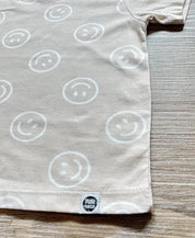 Camiseta Infantil Manga Curta Unissex | Smiley - MiniMalista Baby - 0.3, b2b, black-friday, com-desconto-mm10, Kids, Meia Estação, Menino, Neutro, tab-tam-camiseta-manga-curta, Unissex -bebê-minimalista-estiloso