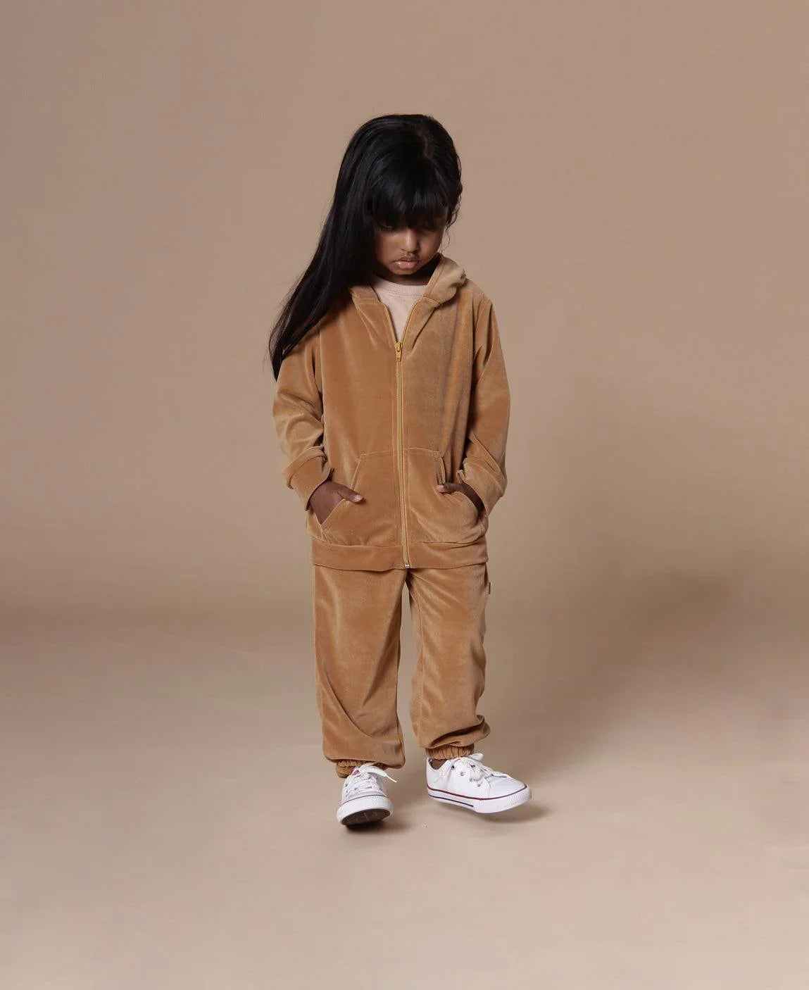Casaco Plush Unissex MiniMalista | Liso Caramelo - MiniMalista Baby - 0.3, b2b, Baby, black-friday, com-desconto-mm10, Frio, Kids, Menina, Menino, Neutro, tab-medidas-casaco-capuz, tab-tam-casaco-capuz-ziper-bebe, Unissex -bebê-minimalista-estiloso