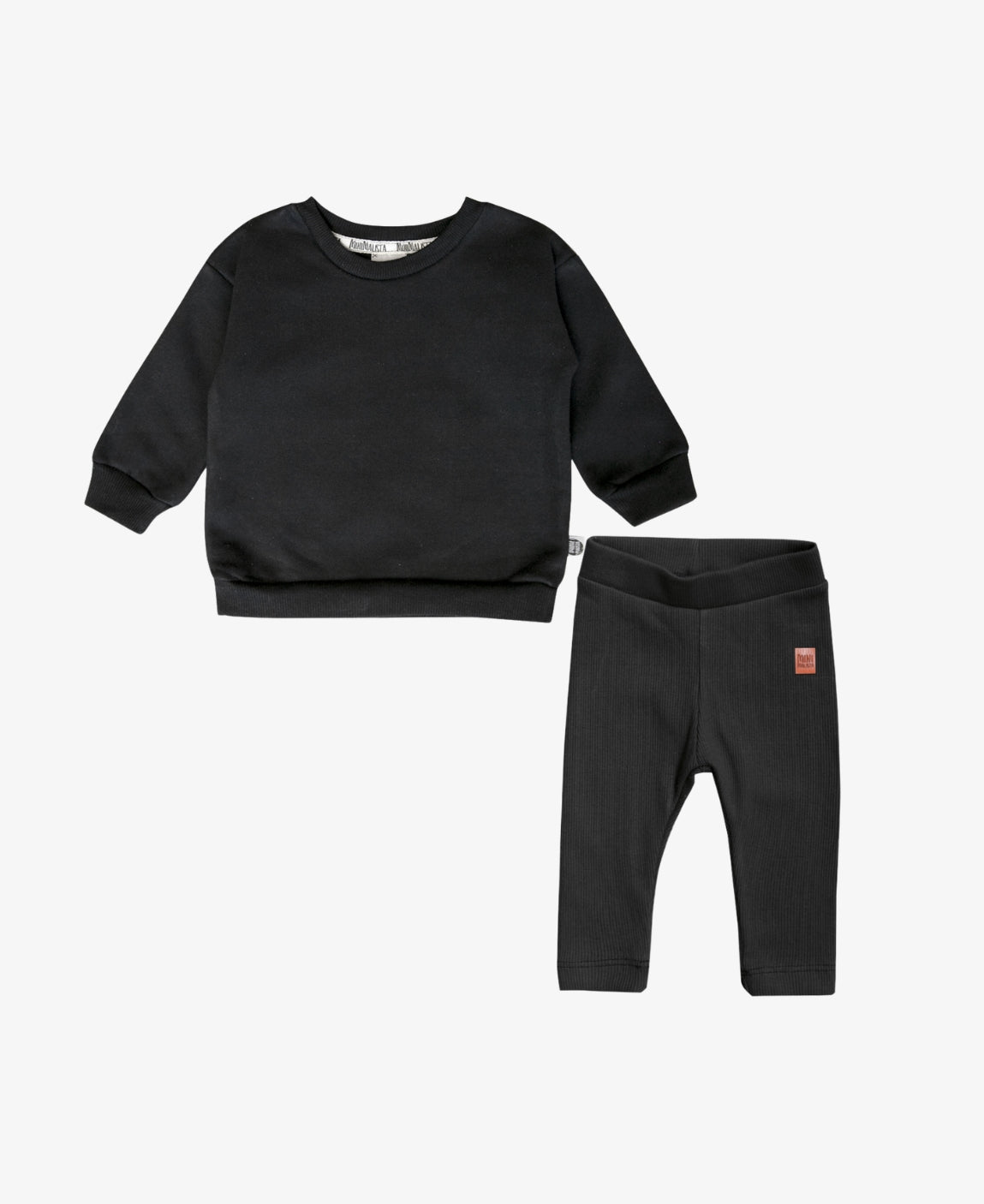 MiniMalista Conjunto Moletom + Calça Canelada em Preto. Look monocromático infantil 100% algodão, moletom peluciado oversized + calça canelada slim ajustada, conjunto unissex menino e menina para bebê e criança, do bebê de 0-3 meses aos 5-6 anos.