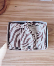 Kit Presente Saída de Maternidade Bebê 4 peças | Feline - Com Caixa Presente