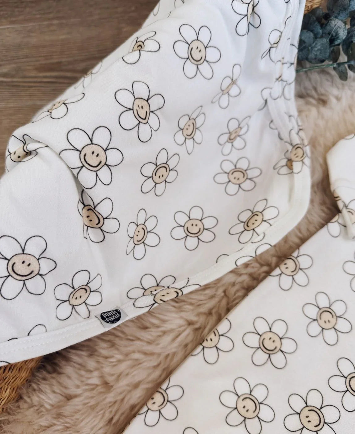 Kit Presente Saída de Maternidade Bebê 4 peças | Flower Power - Com Caixa Presente