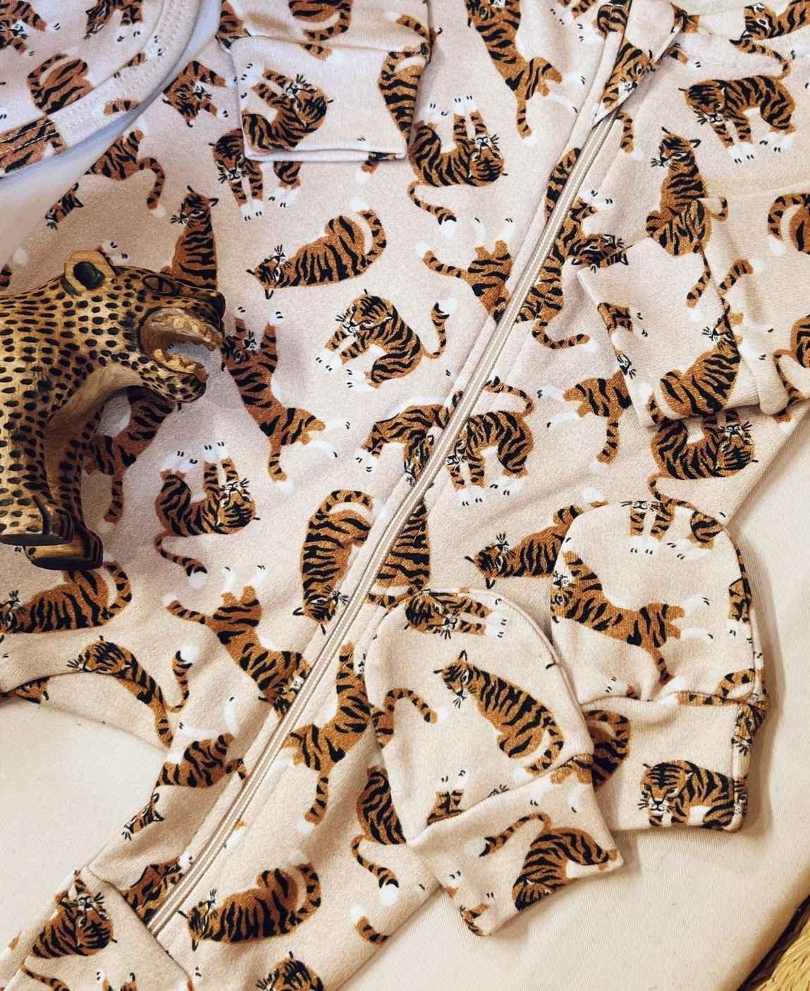 Kit Presente Saída de Maternidade Bebê 4 peças | Tiger - Com Caixa Presente