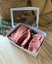 Kit Presente Saída de Maternidade Bebê 4 peças | Liso Chutney