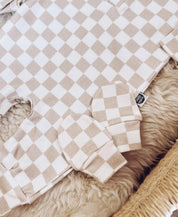 Kit Presente Saída de Maternidade Bebê 4 peças | Racer Beige  - Com Caixa Presente