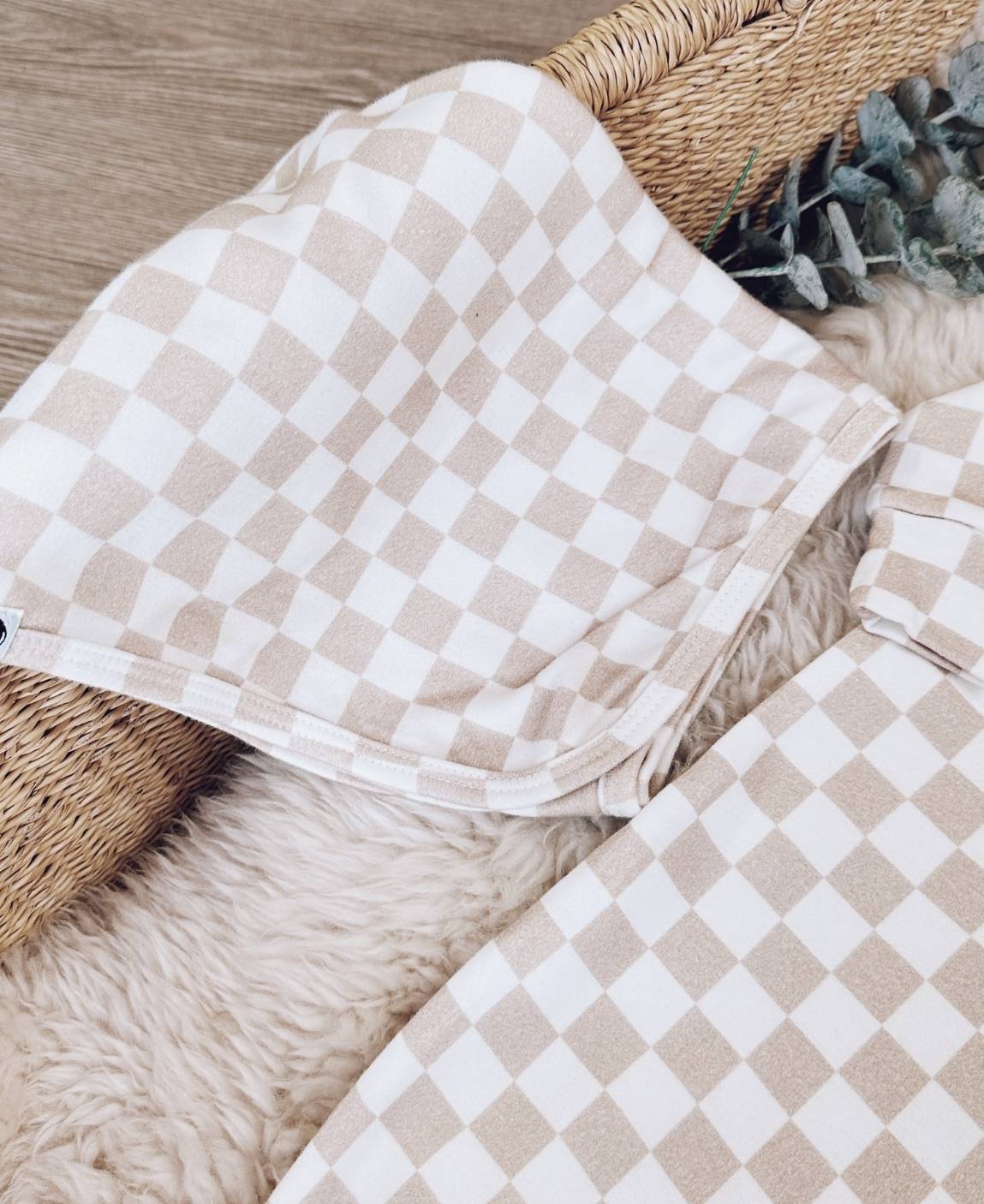 Kit Presente Saída de Maternidade Bebê 4 peças | Racer Beige  - Com Caixa Presente