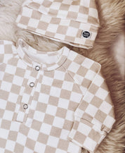 Kit Presente Saída de Maternidade Bebê 4 peças | Racer Beige  - Com Caixa Presente