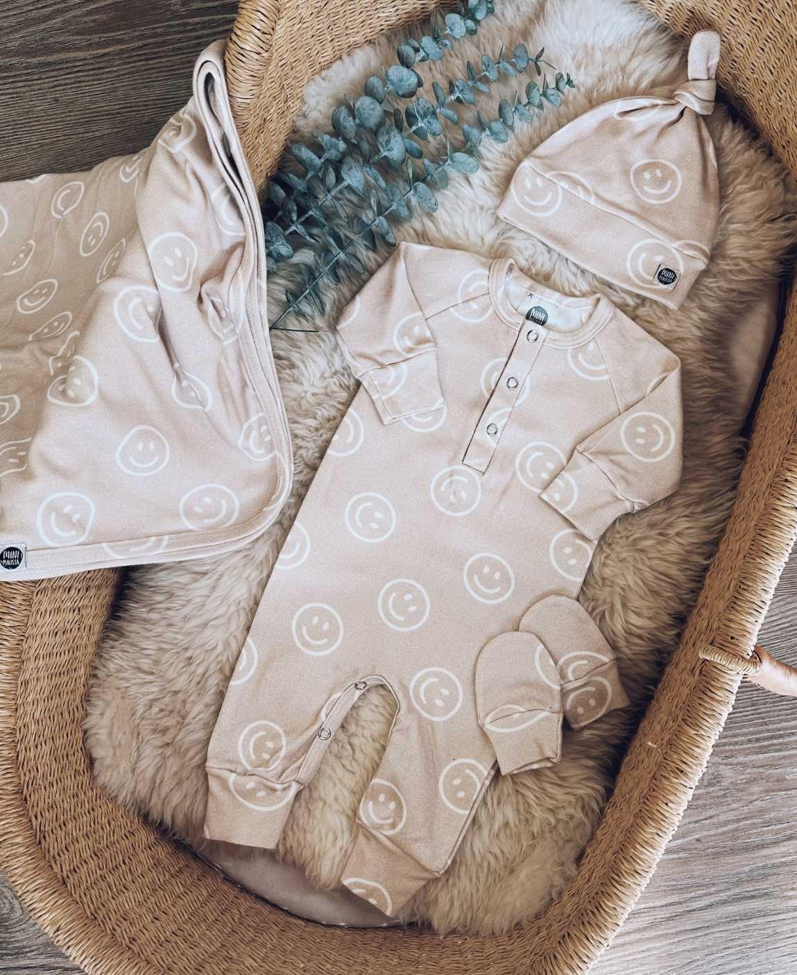 Kit Presente Saída de Maternidade Bebê 4 peças | Smiley