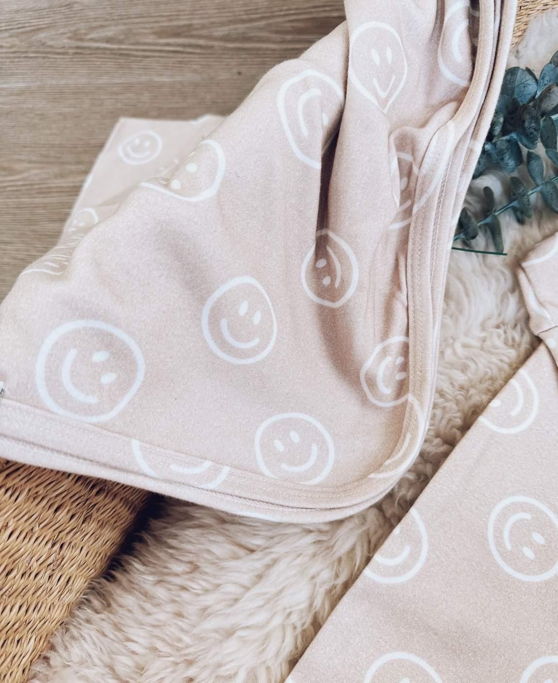 Kit Presente Saída de Maternidade Bebê 4 peças | Smiley