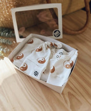 Kit Presente Saída de Maternidade Bebê 4 peças | Yin Yang - Com Caixa Presente
