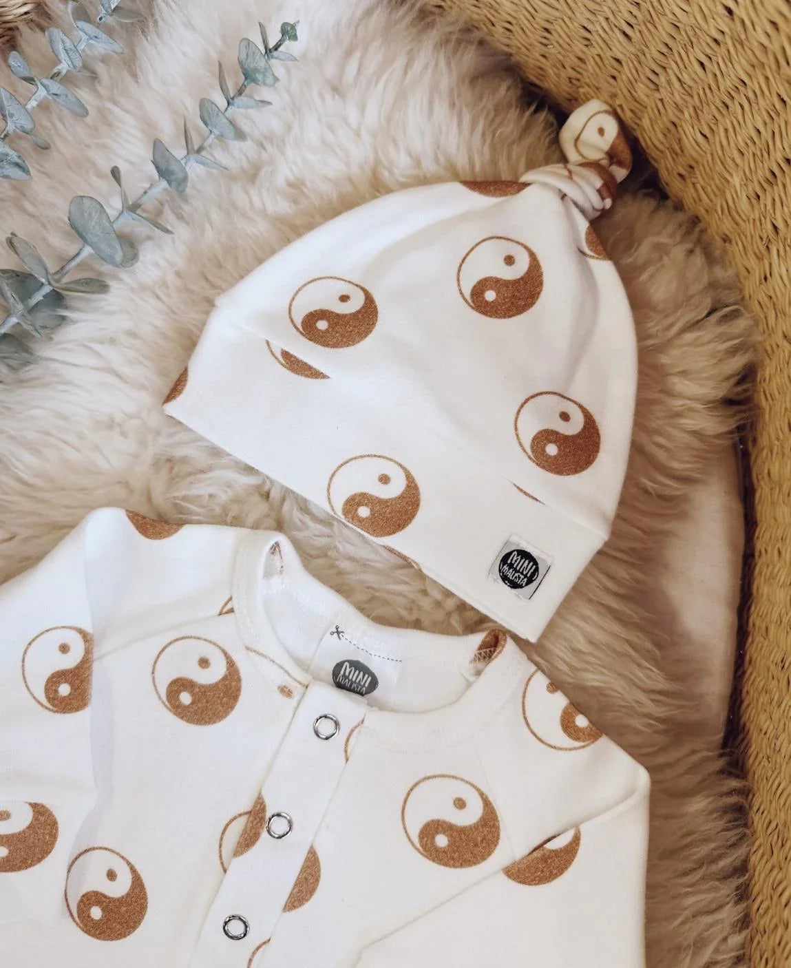 Kit Presente Saída de Maternidade Bebê 4 peças | Yin Yang - Com Caixa Presente