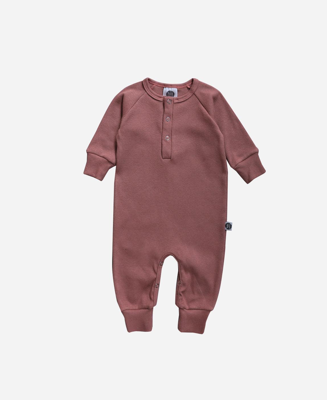 Macacão Bebê Canelado Botões Unissex MiniMalista Liso Dark Rose - MiniMalista Baby - b2b, Baby, com-desconto-mm10, Frio, Menina, tab-tam-mac-botões -bebê-minimalista-estiloso