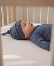 Macacão Bebê Zíper com Pezinho cor Azul Oxford tamanho RN — MiniMalista Baby algodão hipoalergênico com proteção UV50+ permanente