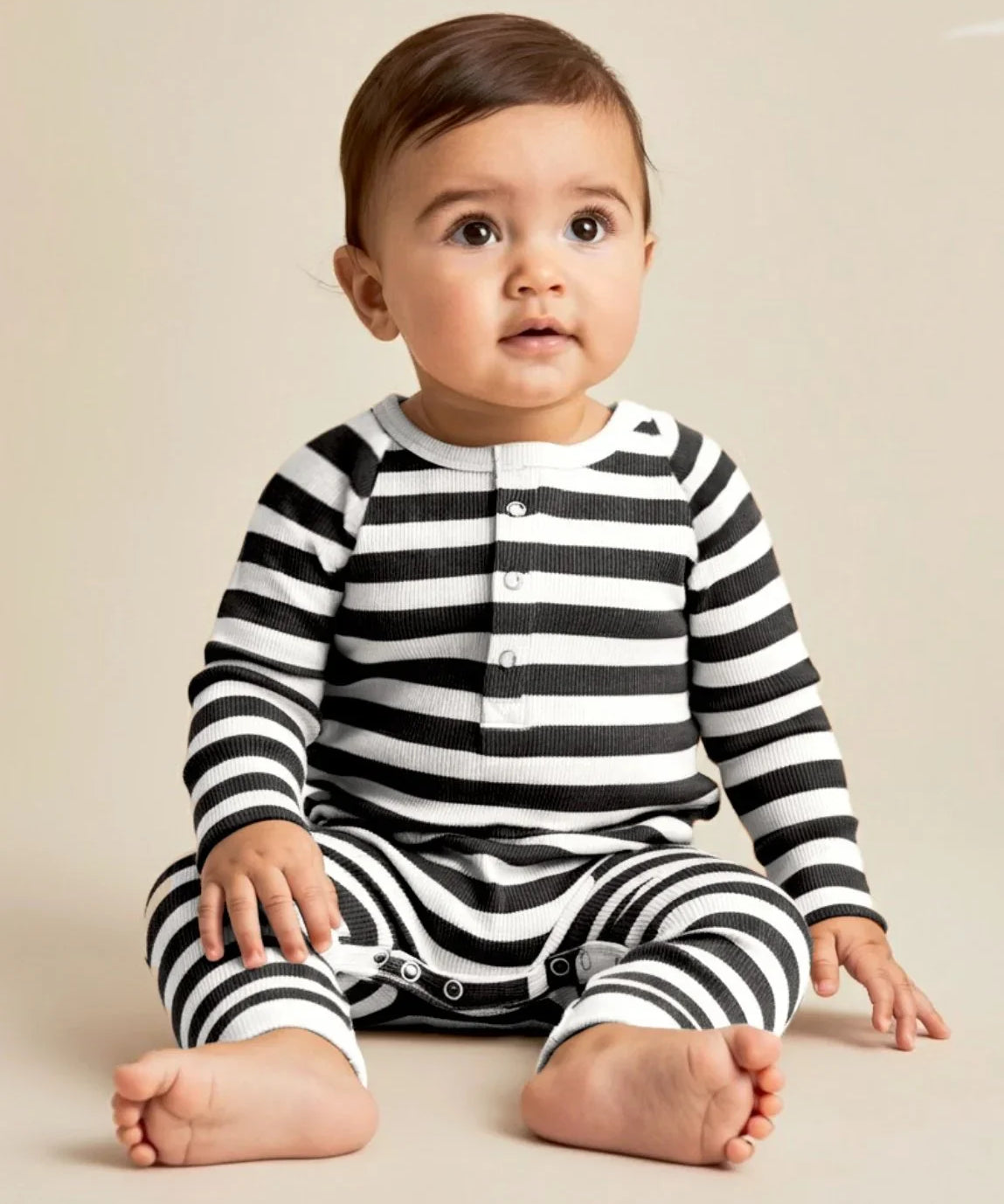 macacao-bebe-menino-menina-unissex-canelado-listras-preto-e-branco-minimalista.jpg